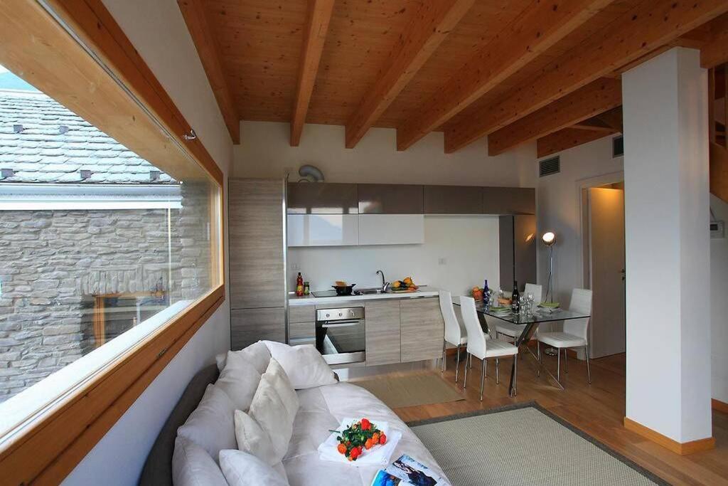 Lavanda house - breathtaking view - Bellano Buitenkant foto