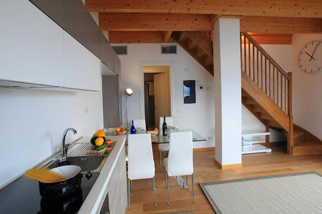 Lavanda house - breathtaking view - Bellano Buitenkant foto